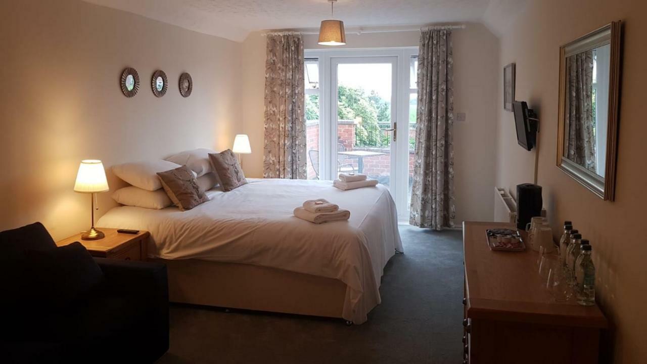 Chequers Inn Fladbury Экстерьер фото