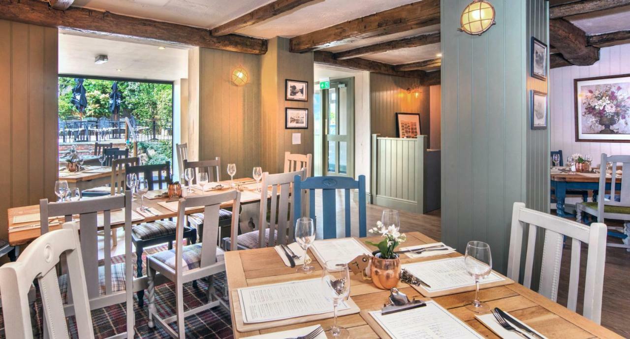 Chequers Inn Fladbury Экстерьер фото