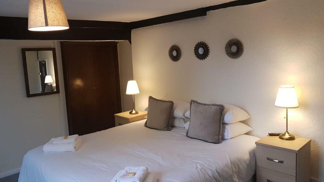 Chequers Inn Fladbury Экстерьер фото